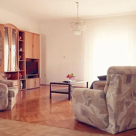 Luna Apartamento Šajini