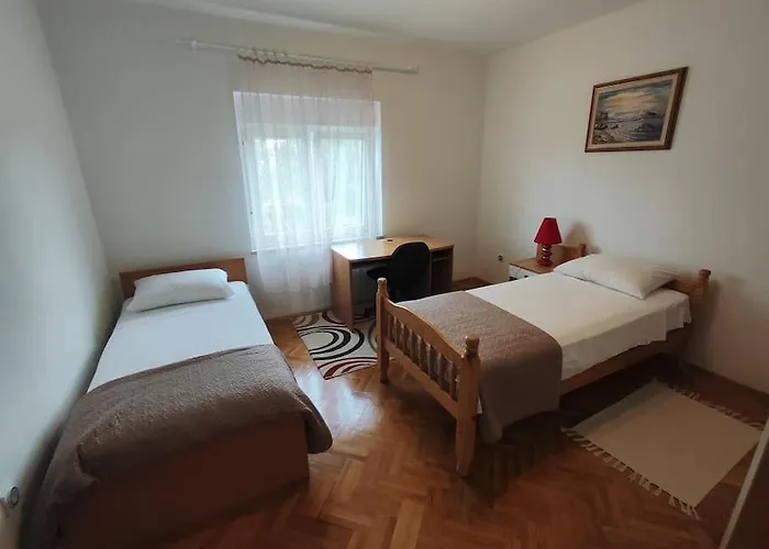 Luna Appartement Šajini